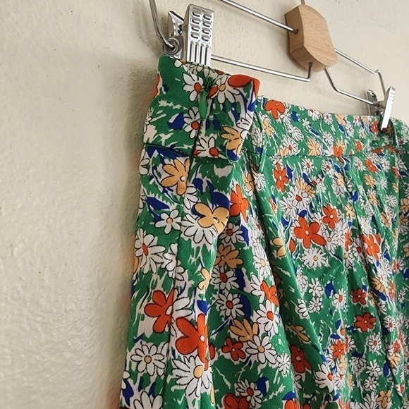 NWOT Shein Plus Curve Green Floral Flowy Shorts 1X - Picture 7 of 10